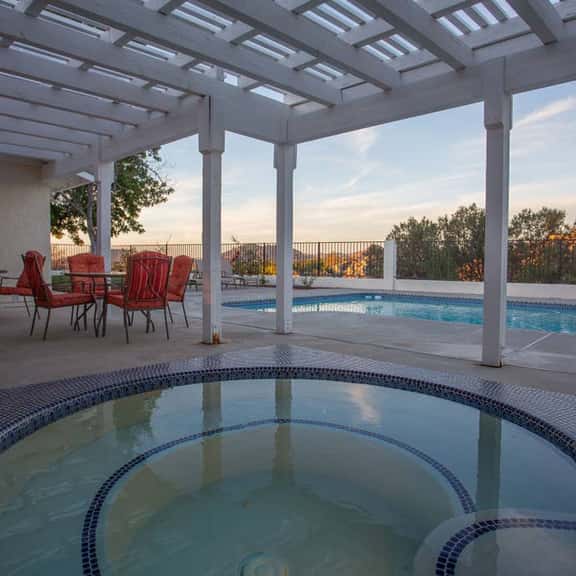 Villa De Vino Estate - Image 1